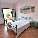 Casa Vacanze Sa Petra Ruia بيت للعطل *