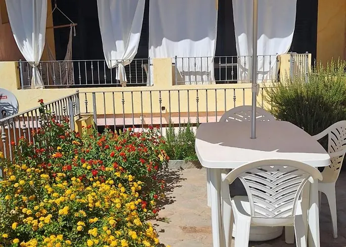 Casa Vacanze Sa Petra Ruia Tatil Evi